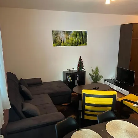 Apartmanovy Dom Triangel Apartment *